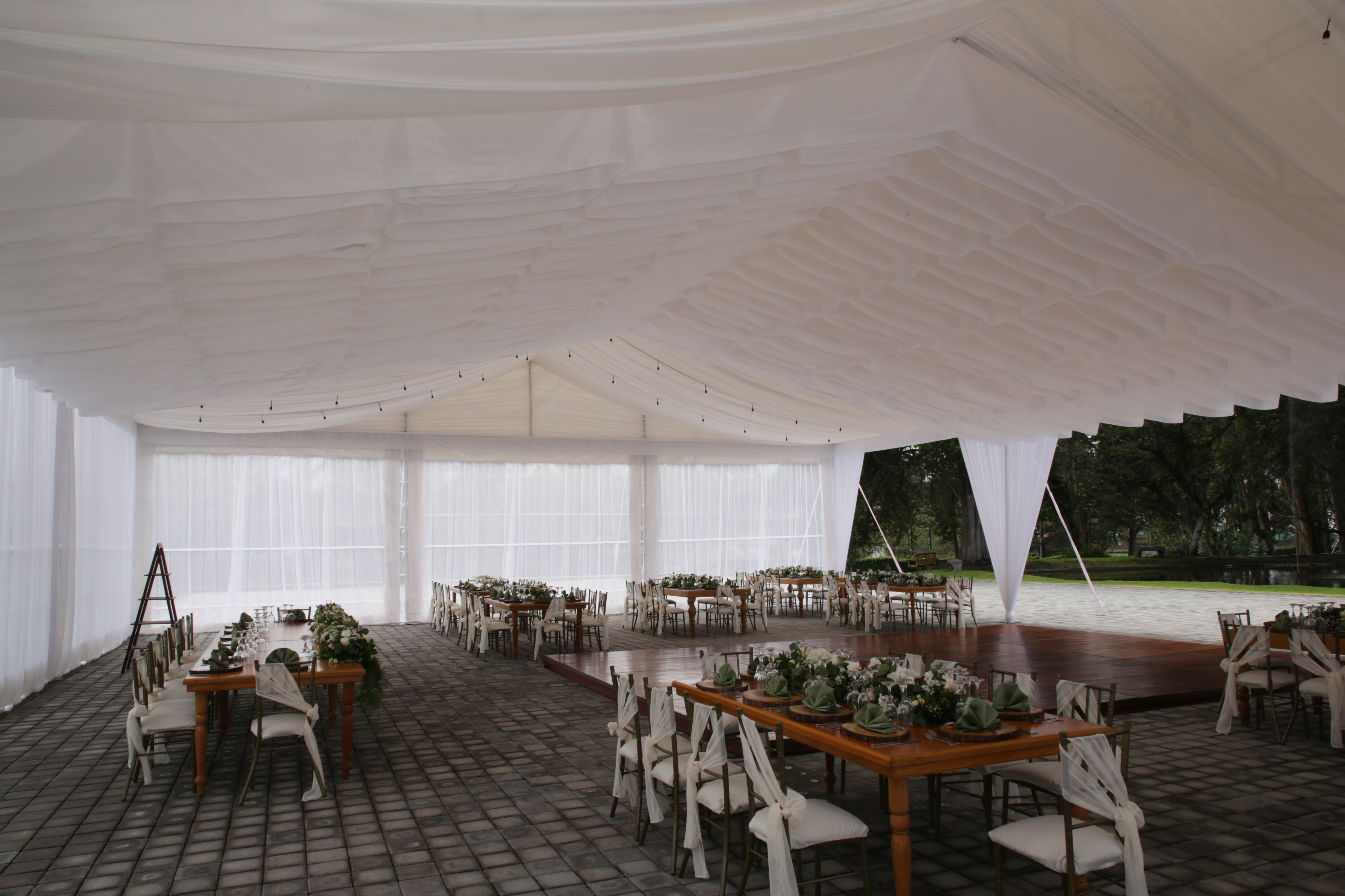 Carpa de 15x20 metros - área de comedor
